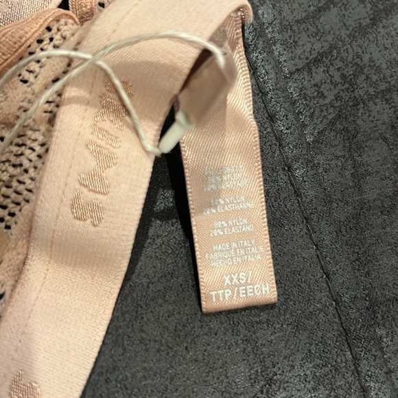 Skims Knit Lace Dipped Thong - Picture 5 of 5